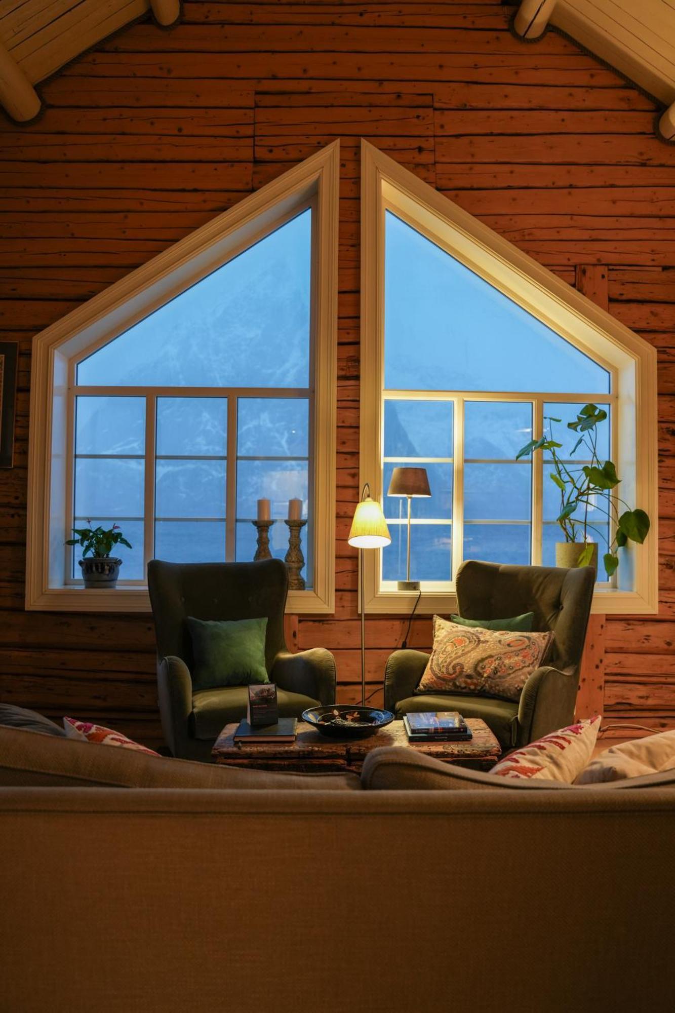 The Famous Yellow House レーヌ エクステリア 写真