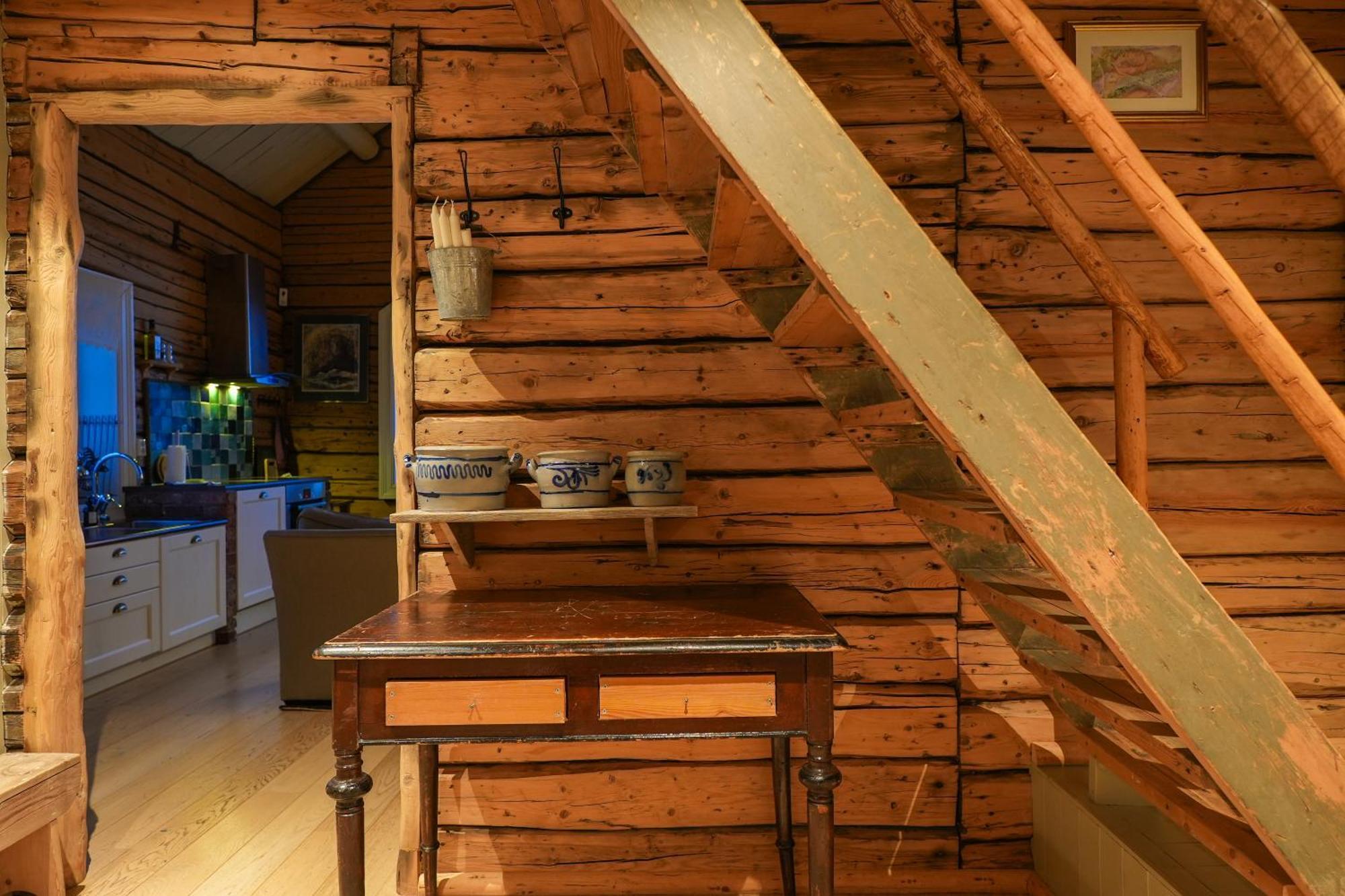 The Famous Yellow House レーヌ エクステリア 写真